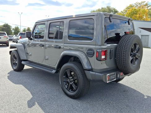 Used 2021 Jeep Wrangler Unlimited Sahara image 5
