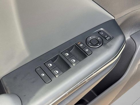 New 2025 Kia K4 LX image 19