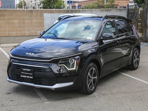 Certified 2024 Kia Niro EX FWD image 5