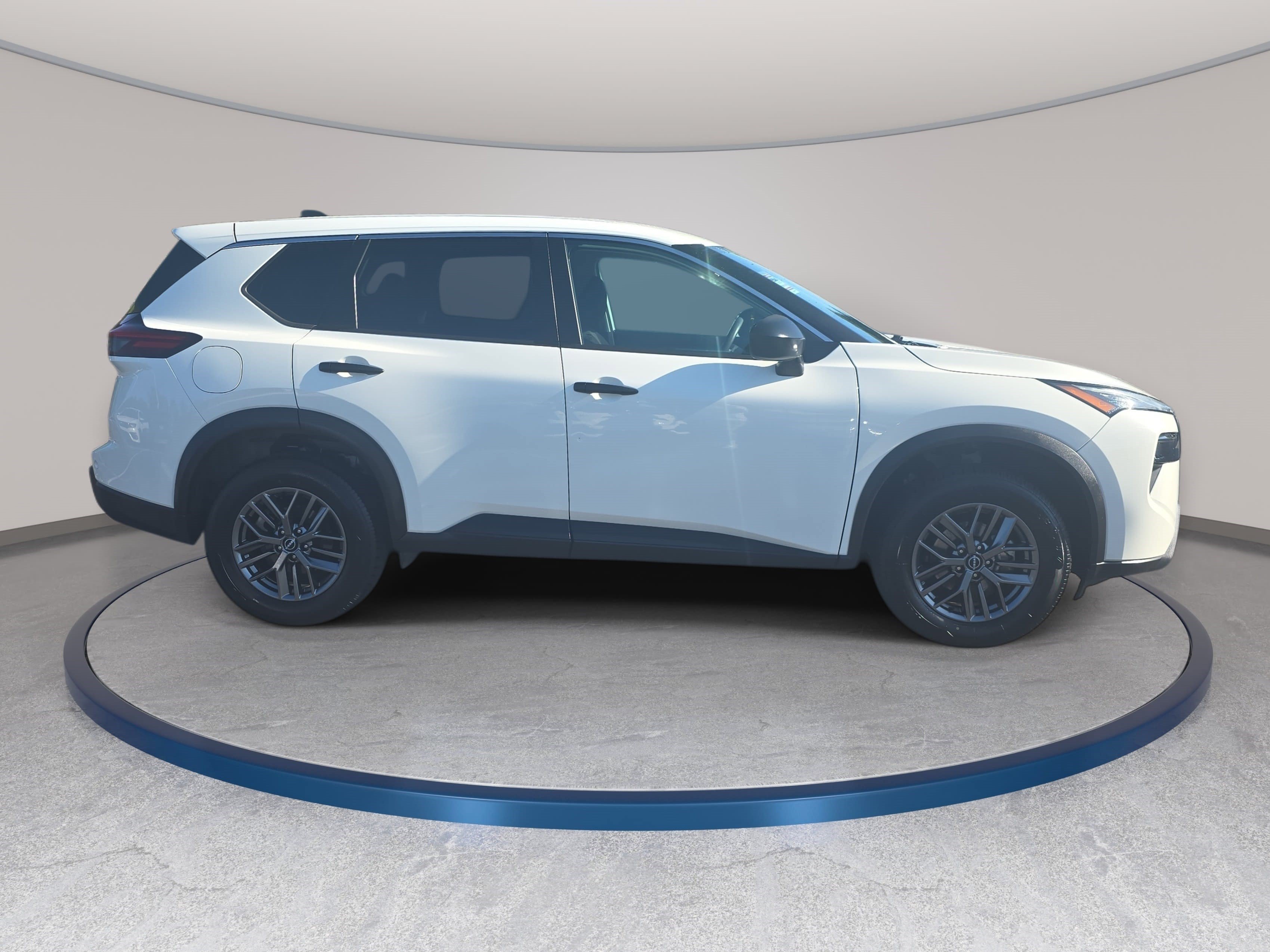 Used 2024 Nissan Rogue S AWD/4WD image 4