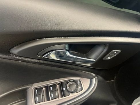 Used 2021 Chevrolet Malibu LT FWD image 26
