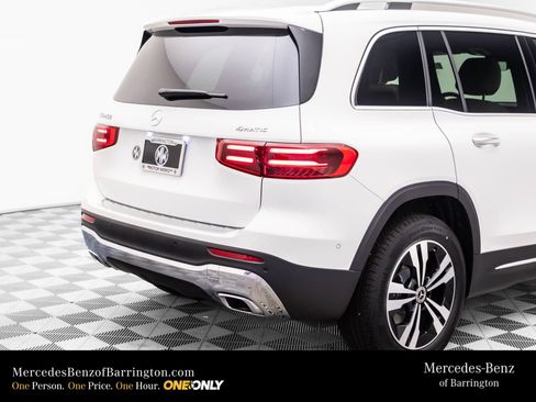 New 2025 Mercedes-Benz GLB 250 4MATIC image 32