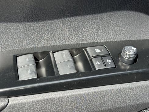 New 2026 Toyota Camry SE image 9