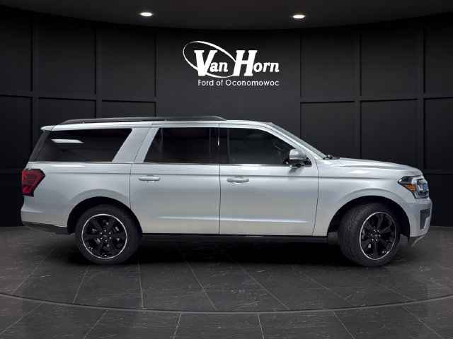 Used 2024 Ford Expedition Max Limited AWD/4WD image 2