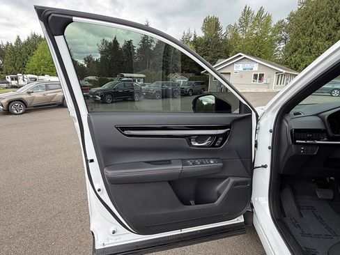 Used 2024 Honda CR-V Sport Touring image 11