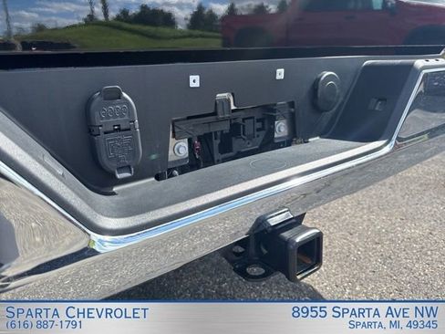 Used 2025 Chevrolet Silverado 1500 LT AWD/4WD image 37