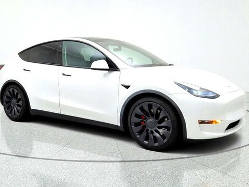 Used 2021 Tesla Model Y Performance AWD/4WD image 3