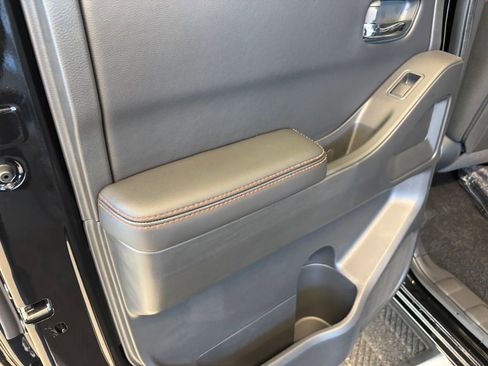 New 2025 Nissan Frontier PRO-4X w/ Pro Convenience Package image 23