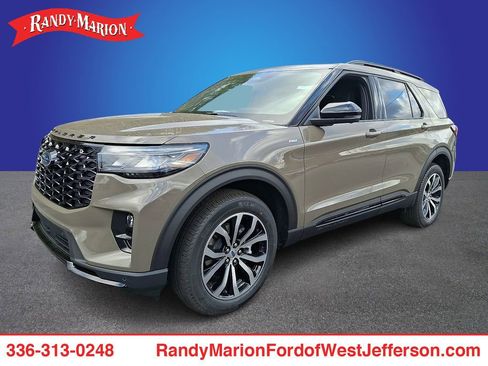 New 2026 Ford Explorer ST-Line AWD/4WD image 1