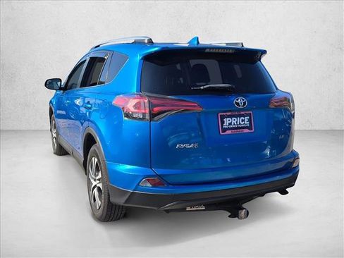 Used 2018 Toyota RAV4 LE image 8