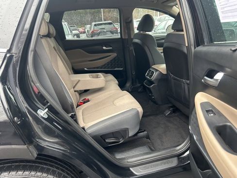 Used 2019 Hyundai Santa Fe SEL image 16