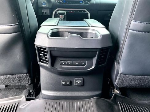 Used 2022 Toyota Tundra Platinum AWD/4WD image 34