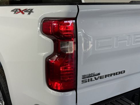 Used 2021 Chevrolet Silverado 1500 LT image 35