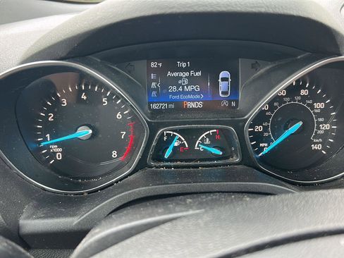 Used 2019 Ford Escape SE FWD image 14