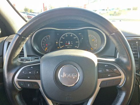 Used 2022 Jeep Grand Cherokee Laredo X image 20