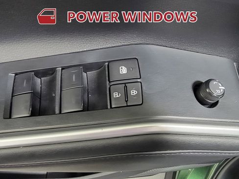 Certified 2023 Toyota Highlander XLE image 26