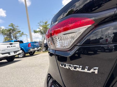 Used 2025 Toyota Corolla LE FWD image 5
