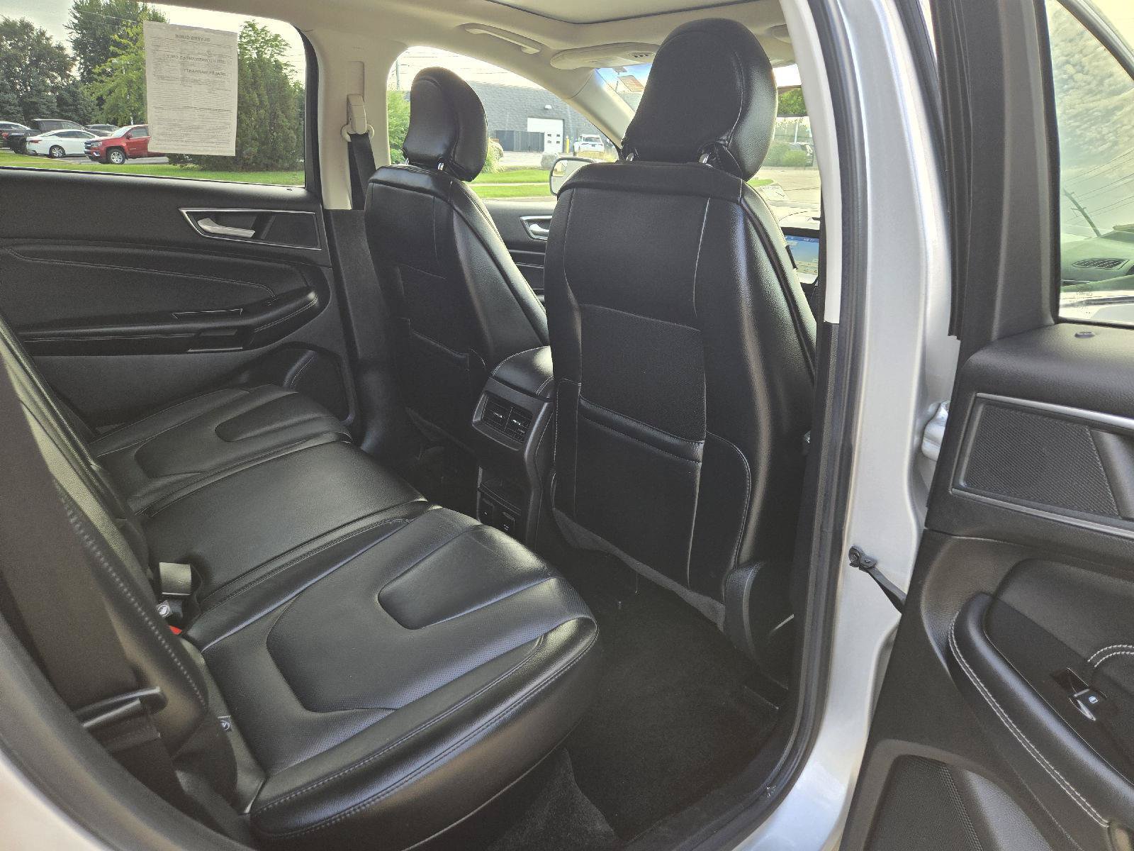 Used 2018 Ford Edge Titanium w/ Equipment Group 301A FWD image 29