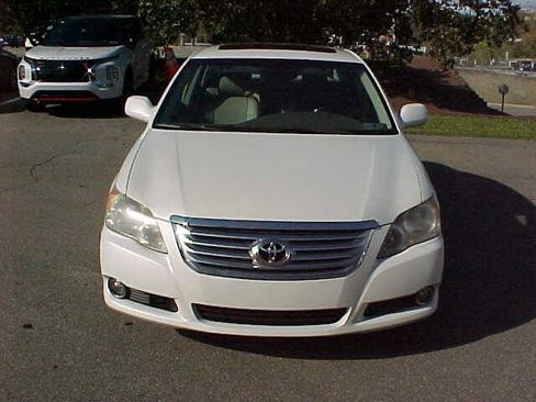 Used 2008 Toyota Avalon Limited image 3