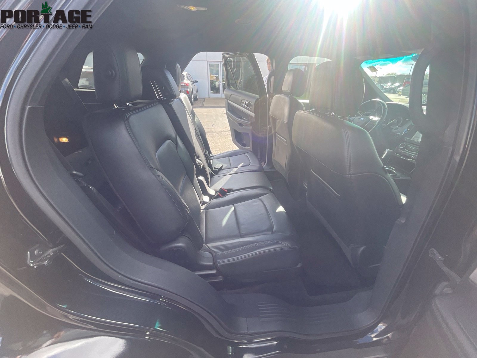 Used 2017 Ford Explorer XLT w/ Equipment Group 202A AWD/4WD image 20