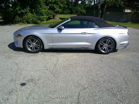 Used 2018 Ford Mustang Premium w/ Black Accent Package RWD image 2