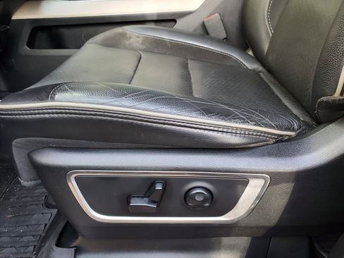 Used 2019 RAM 1500 Laramie AWD/4WD image 28