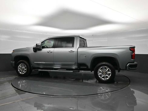 Used 2025 Chevrolet Silverado 2500 High Country w/ Z71 Off-Road Package AWD/4WD image 5