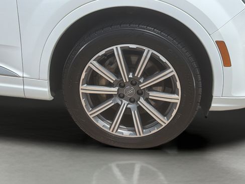 Used 2018 Audi Q7 3.0T Prestige AWD/4WD image 14