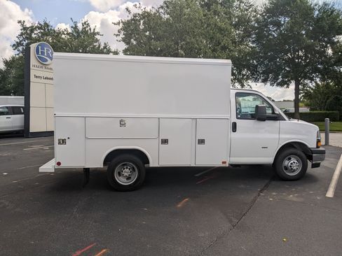 New 2025 Chevrolet Express 3500 w/ Power Convenience Package image 9
