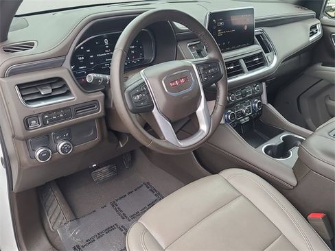 Used 2024 GMC Yukon SLT image 24