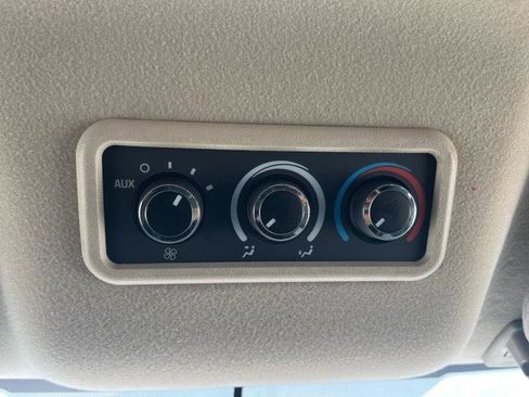 Used 2018 Chevrolet Express 2500 LT w/ LT Preferred Equipment Group image 14