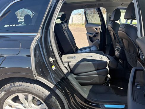 Used 2017 Audi Q7 3.0T Premium Plus w/ Premium Plus Package image 29