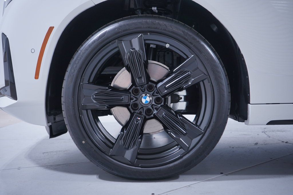 Used 2026 BMW X3 xDrive30i w/ M Sport Package AWD/4WD image 2