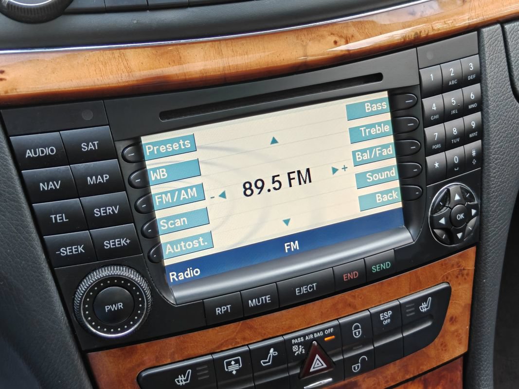 Used 2005 Mercedes-Benz E 320 Sedan image 27