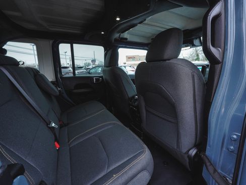 Used 2024 Jeep Wrangler Unlimited Sahara image 34