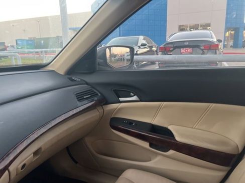 Used 2011 Honda Crosstour EX-L image 8