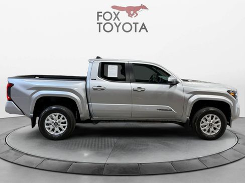 Used 2025 Toyota Tacoma SR5 image 7