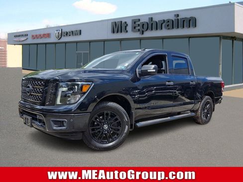 Used 2019 Nissan Titan SV w/ SV Convenience Package AWD/4WD image 1
