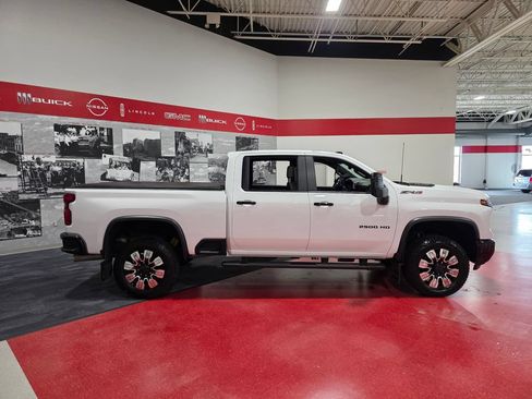 Certified 2024 Chevrolet Silverado 2500 ZR2 w/ Technology Package AWD/4WD image 2