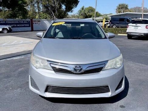 Used 2013 Toyota Camry LE image 9