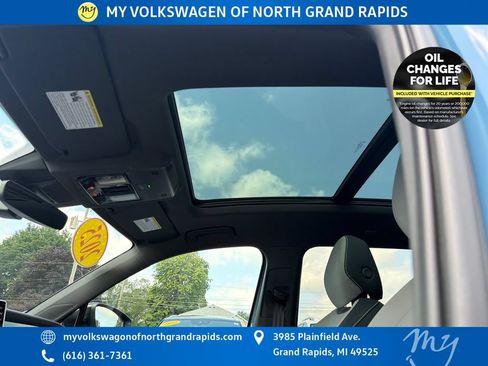 Used 2025 Volkswagen Tiguan SE R-Line AWD/4WD image 25