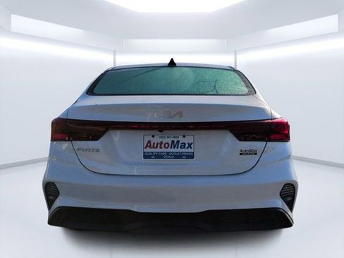 Used 2024 Kia Forte LXS FWD image 4
