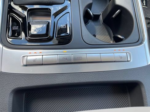 New 2026 Kia Carnival EX FWD image 24