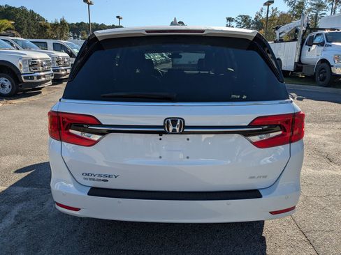 Used 2024 Honda Odyssey Elite image 6