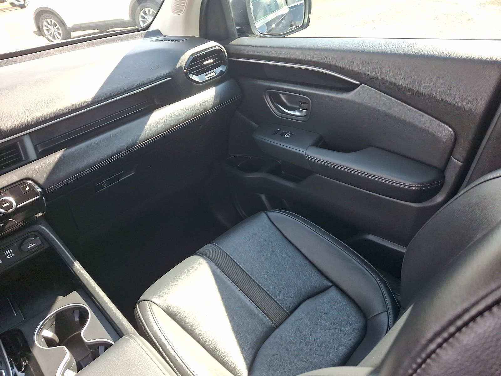 Used 2025 Honda Pilot EX-L image 12