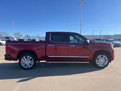 Used 2023 Chevrolet Silverado 1500 High Country w/ High Country Premium Package image 2