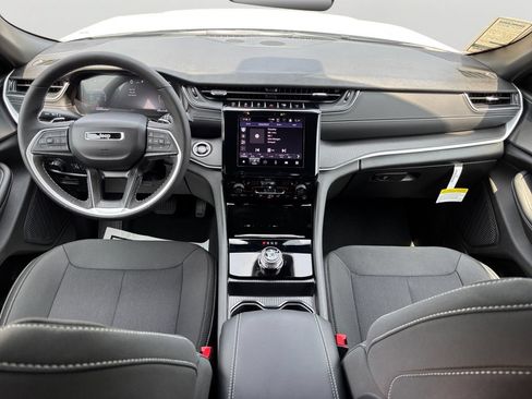 New 2026 Jeep Grand Cherokee L 4WD image 17