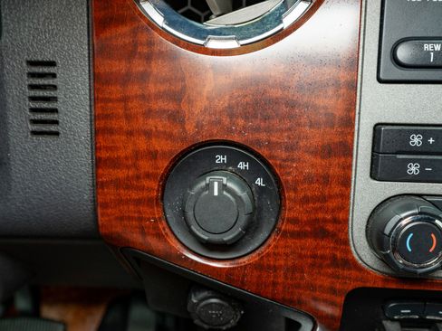 Used 2012 Ford F350 King Ranch w/ King Ranch w/Chrome Pkg image 21