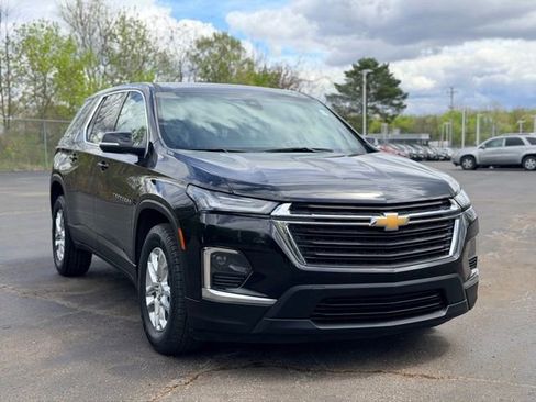 Used 2024 Chevrolet Traverse LS w/ Safety Package AWD/4WD image 3