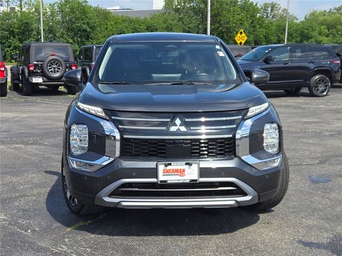 Used 2025 Mitsubishi Outlander SE AWD/4WD image 4